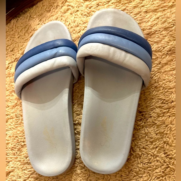 Seychelles Stylish Blue and White Slide Sandals - Picture 1 of 3
